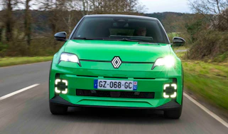Renault 5 - full width front