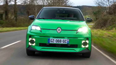 Renault 5 - full width front