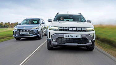 Dacia Duster and MG ZS - front tracking
