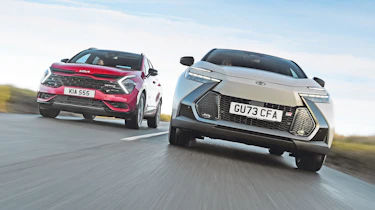 Kia Sportage and Toyota C-HR - front tracking
