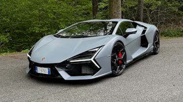 Lamborghini Revuelto - front static