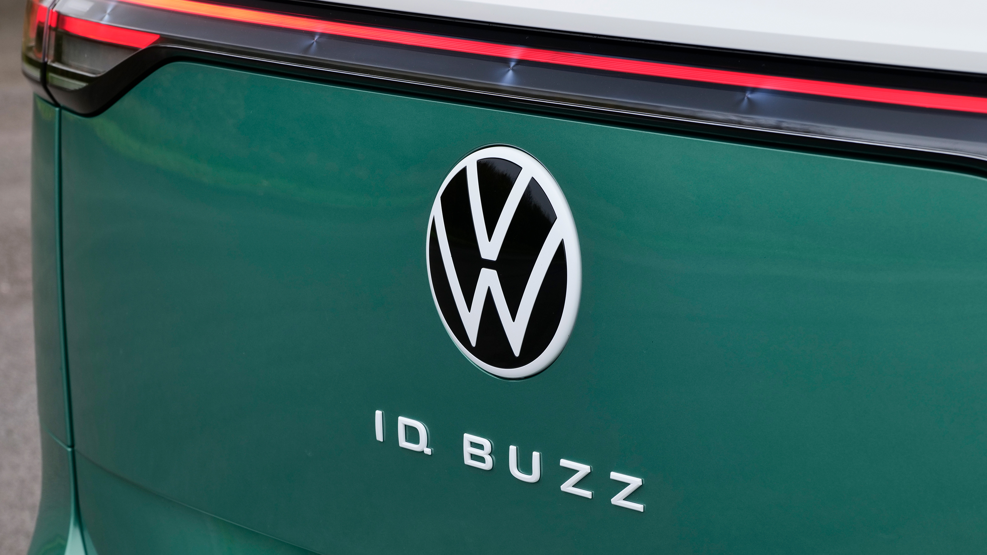 Volkswagen ID. Buzz LWB - rear badging