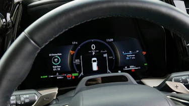 Lexus LM - dashboard screen