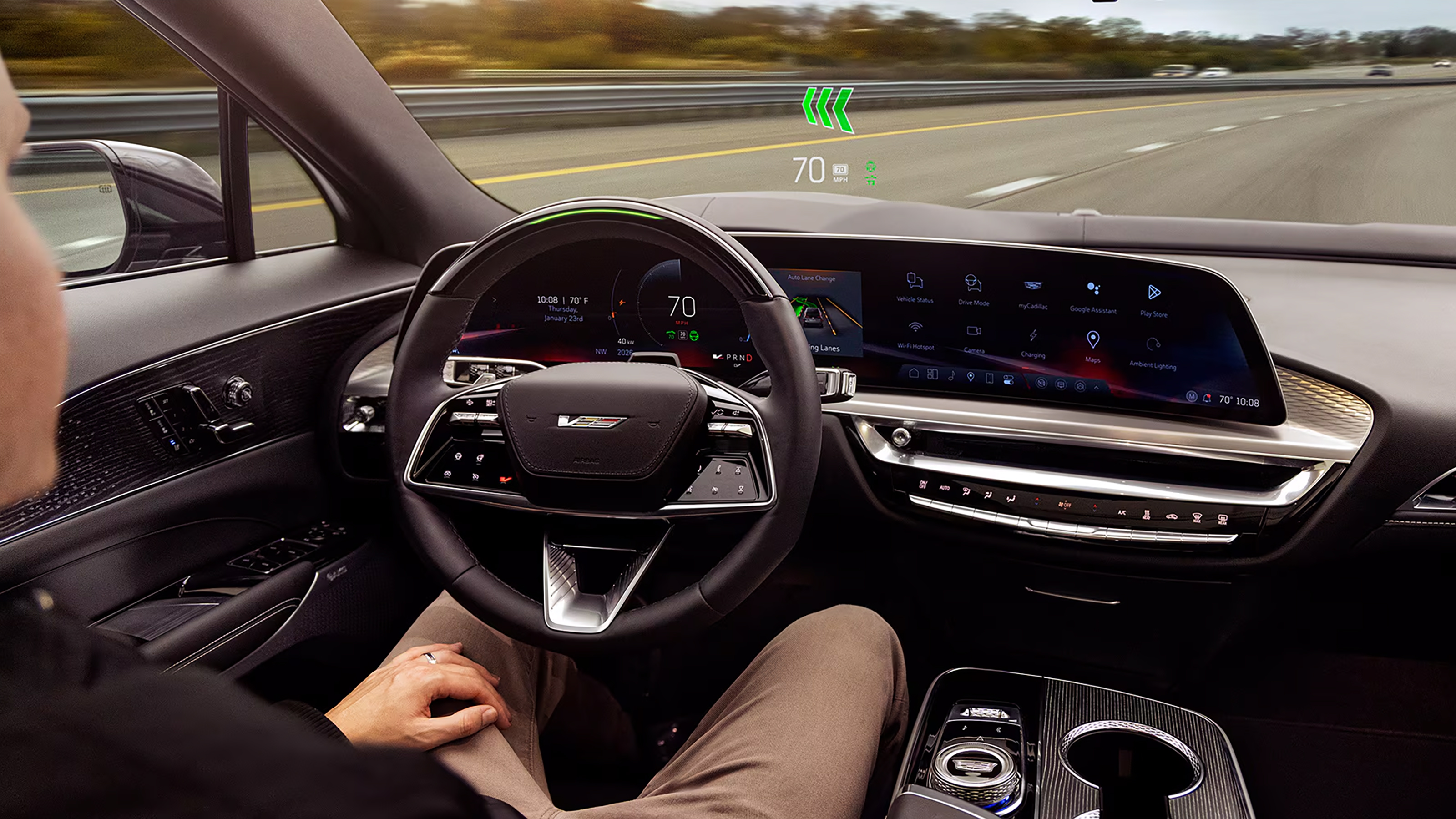 2026 Cadillac LYRIQ-V - driving display