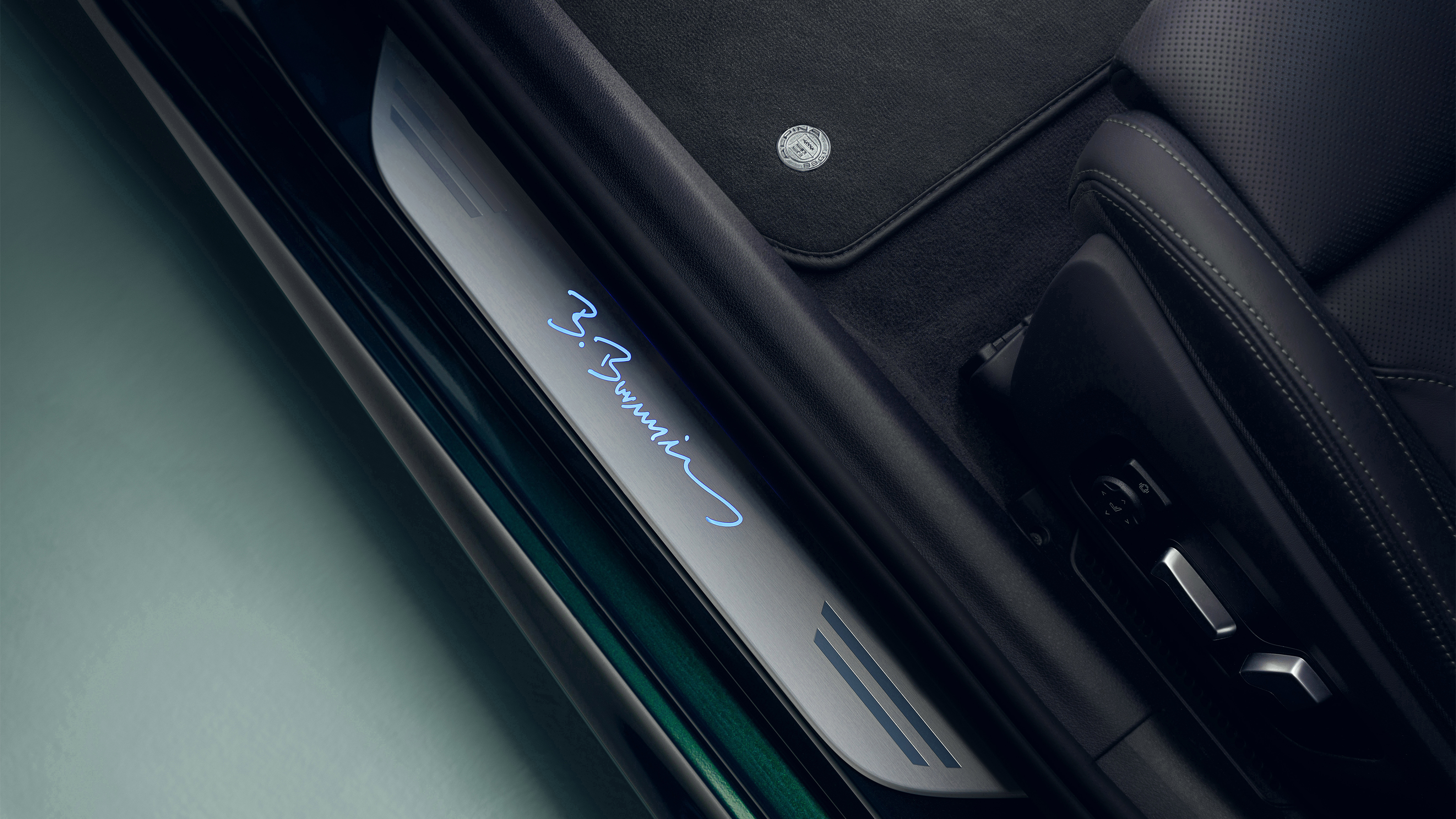 Alpina B8 GT - tread plate with signiture