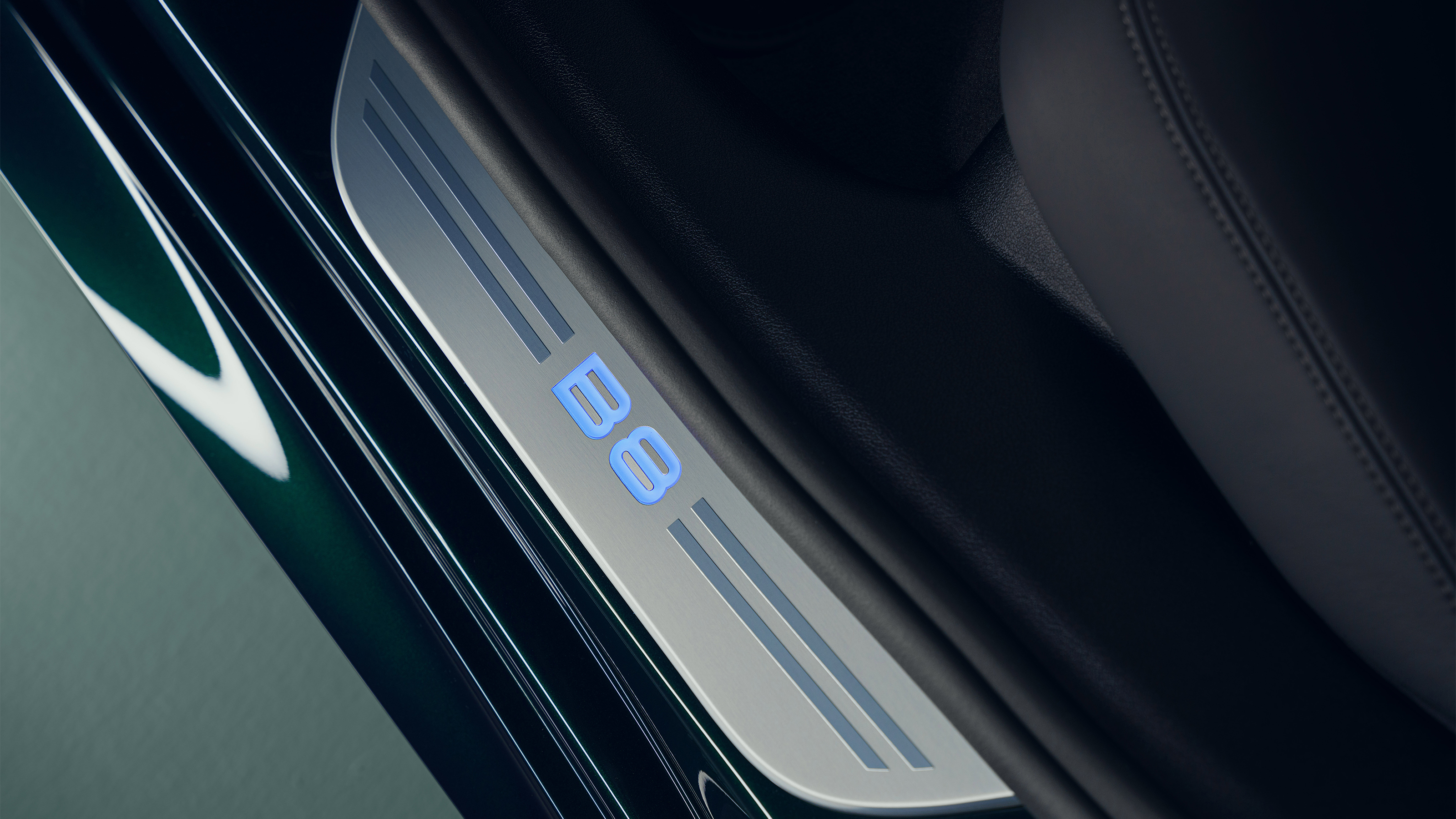 Alpina B8 GT - tread plate