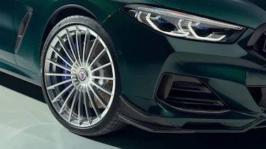 Alpina B8 GT - front headlights