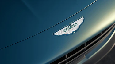 Aston Martin Vantage Roadster badge