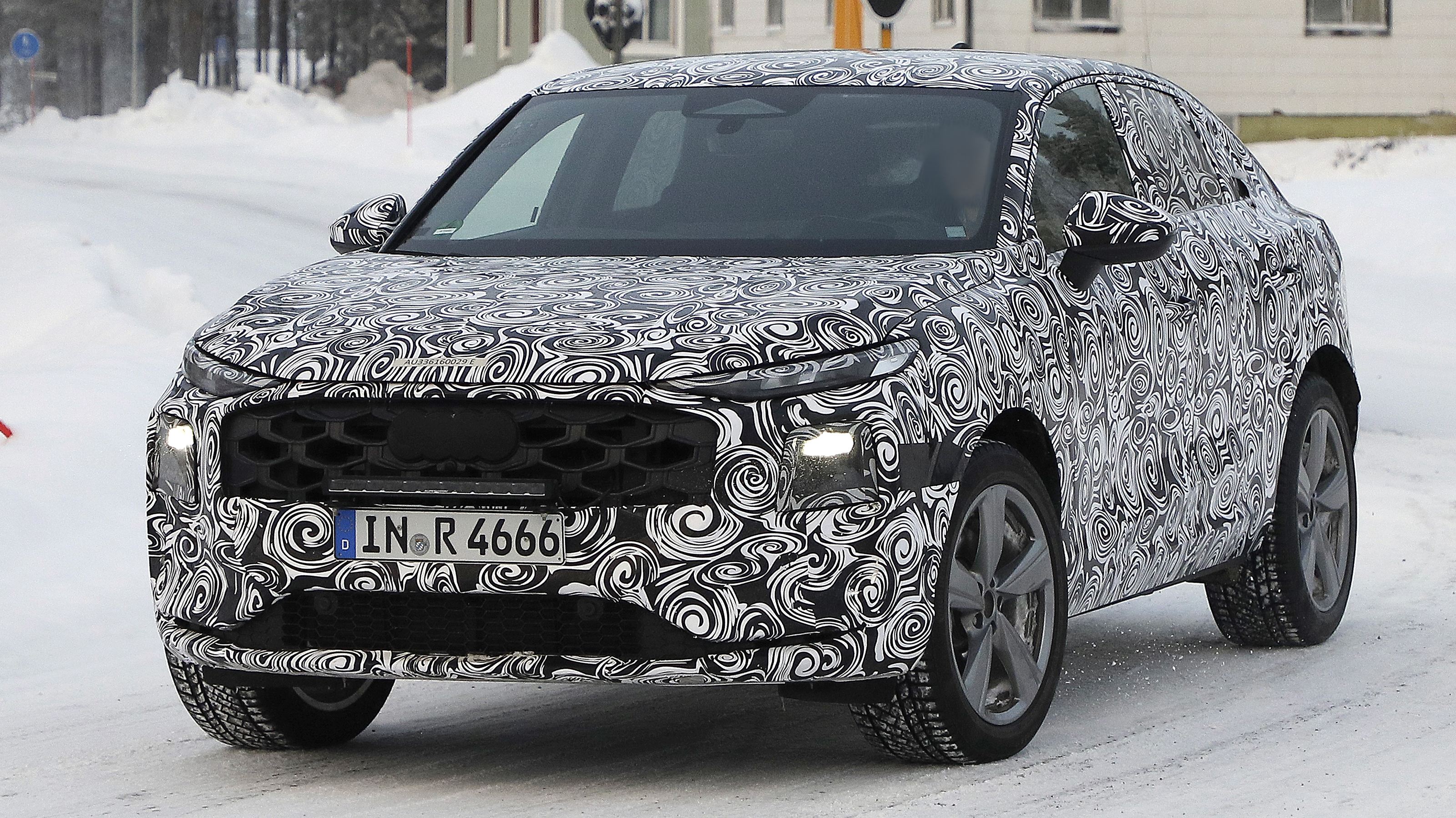 Audi Q3 Sportback - front 3/4