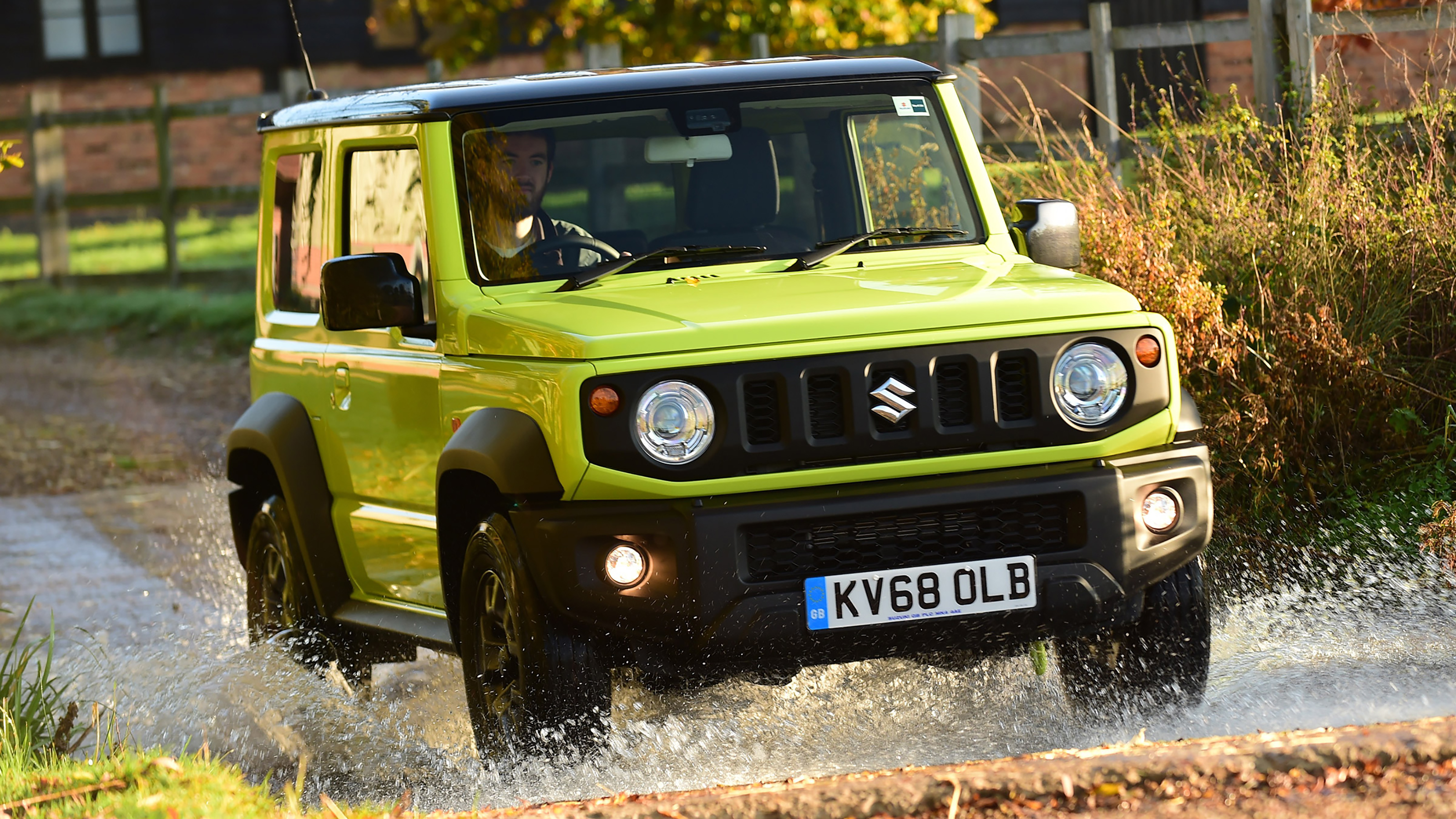 Suzuki Jimny - front action