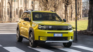 Fiat Grande Panda La Prima - front cornering