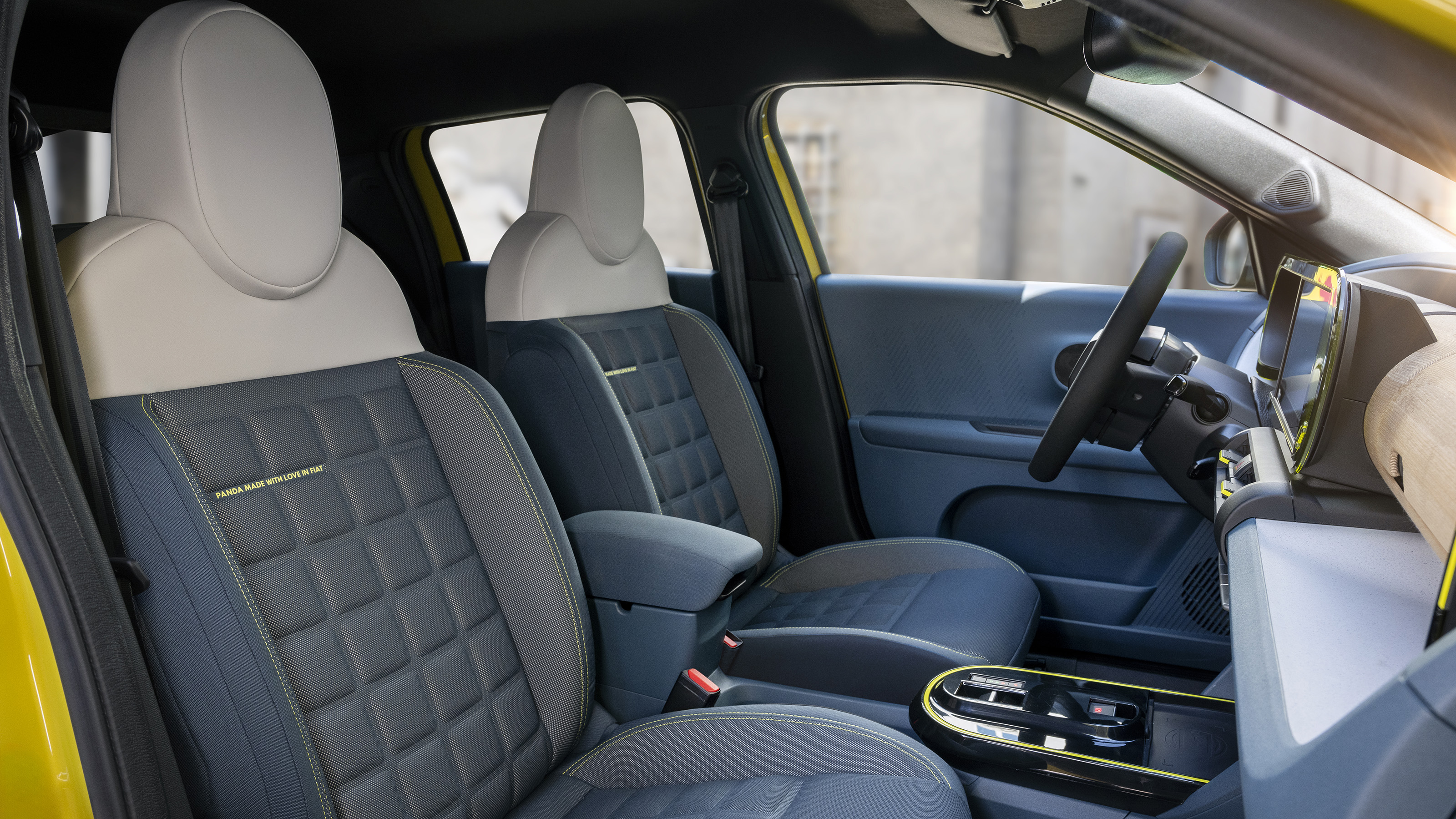 Fiat Grande Panda La Prima - front seats 