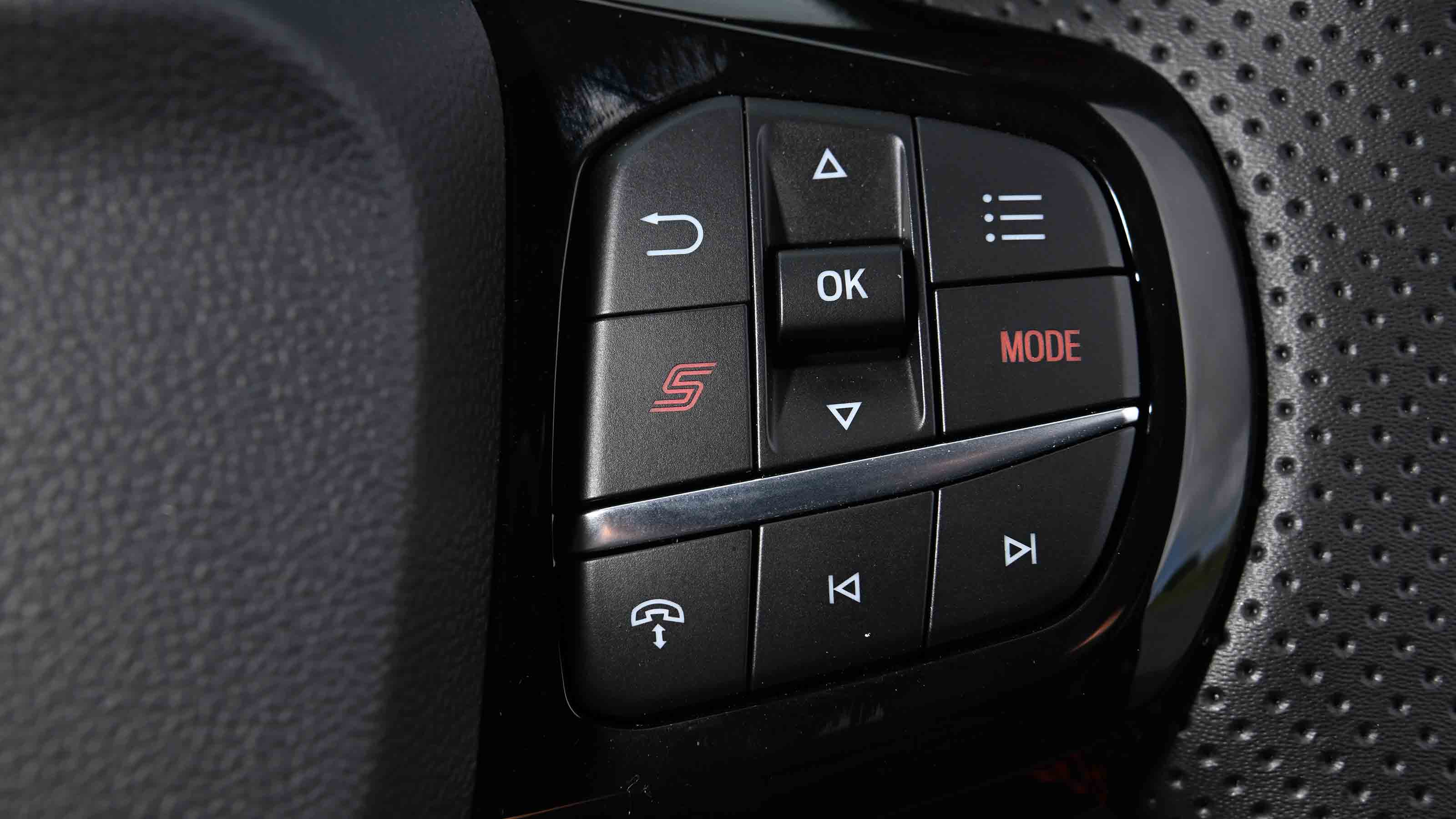 Ford Puma ST - steering wheel buttons detail