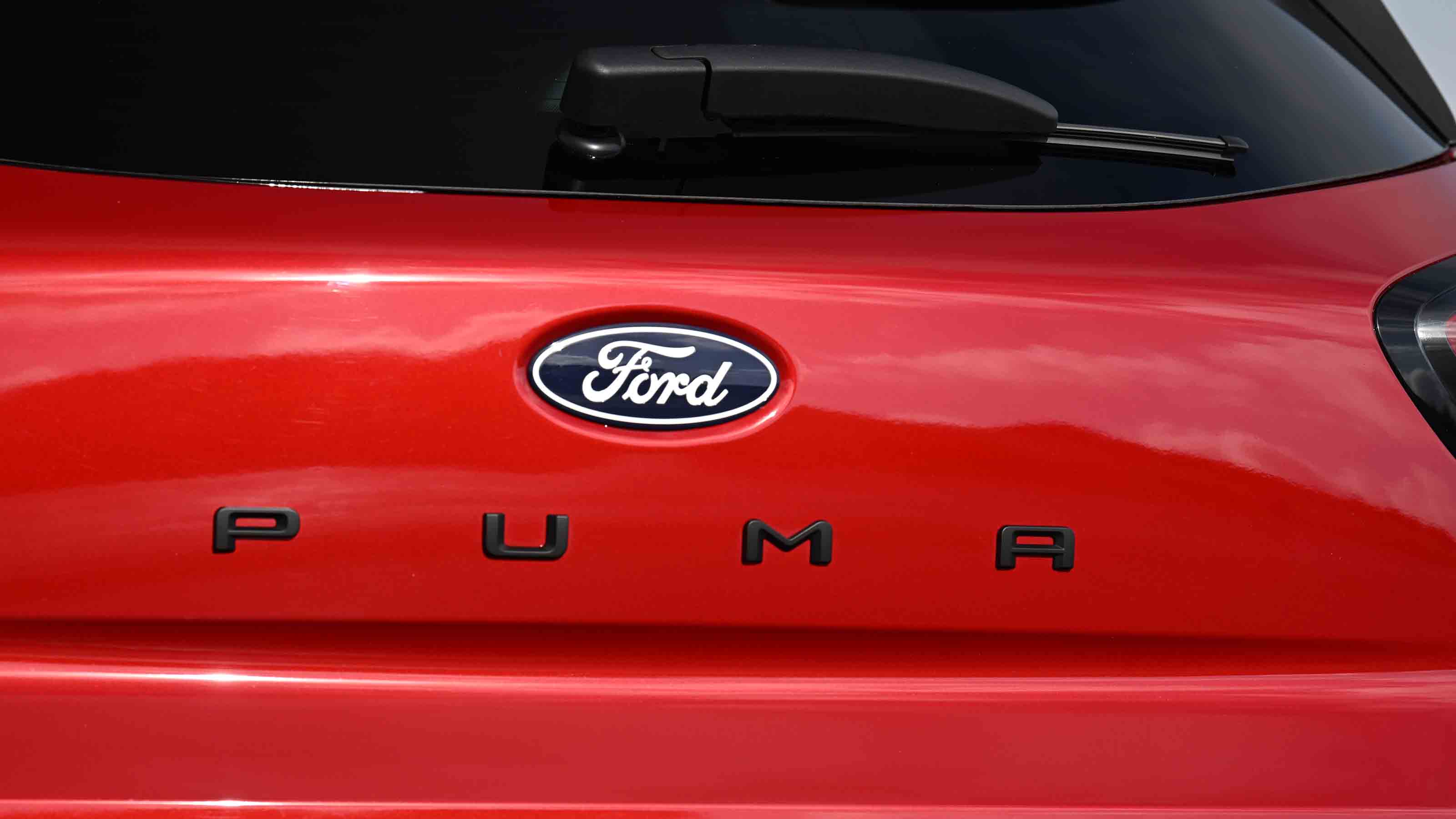 Ford Puma ST - 'Puma' tailgate badge detail