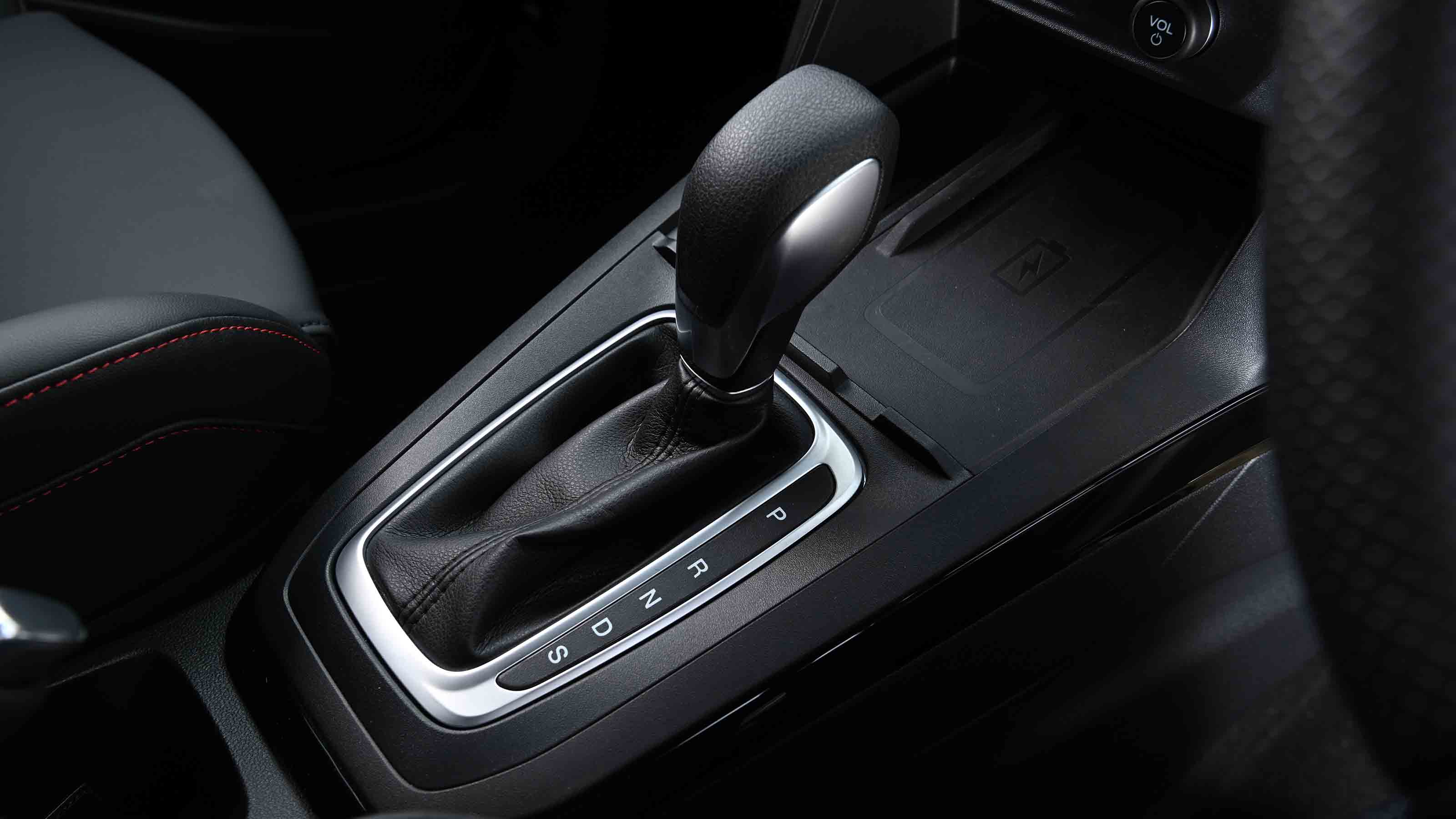 Ford Puma ST - automatic gear selector