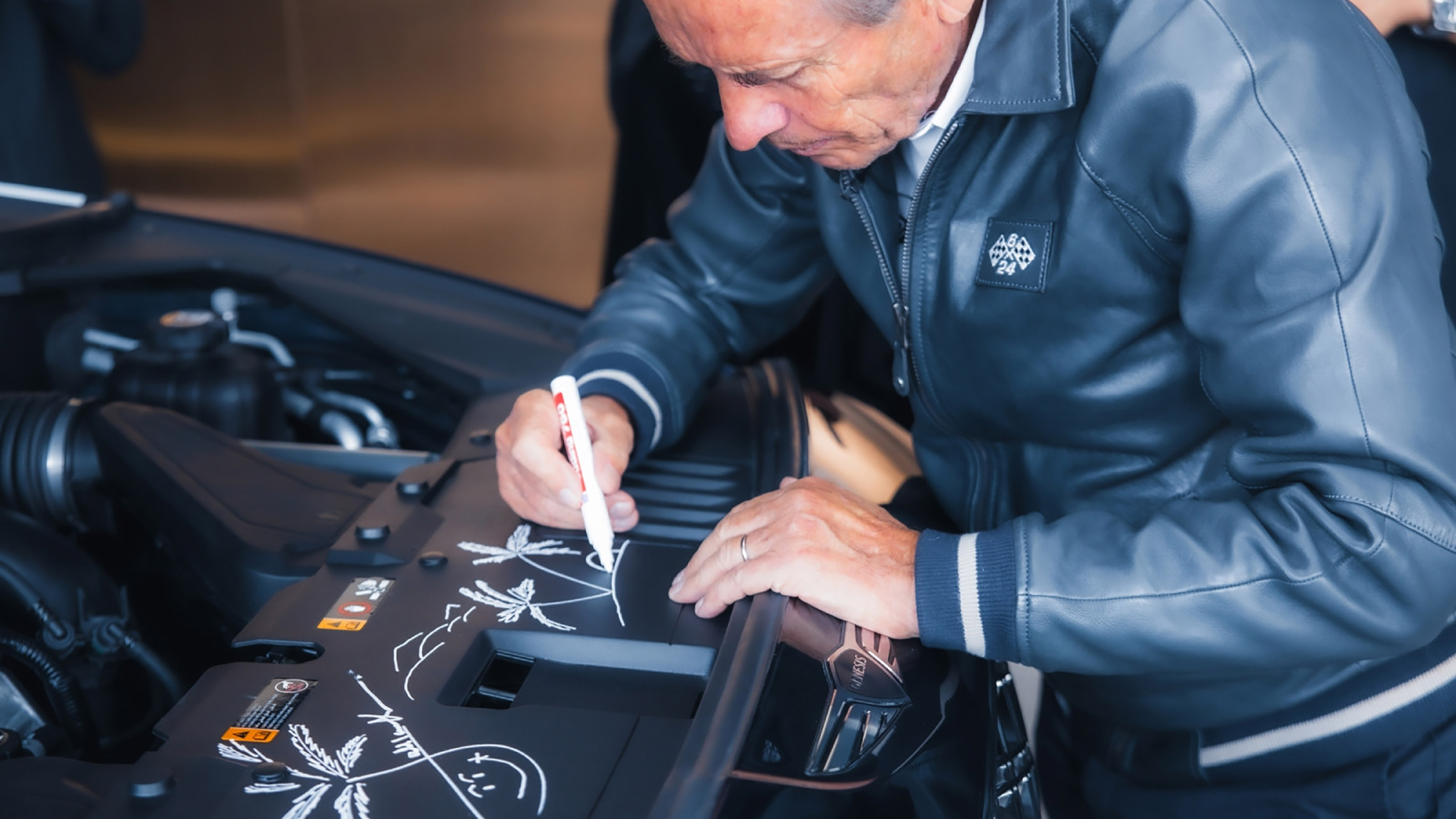 Genesis GV80 Desert Edition - Jacky Ickx signing
