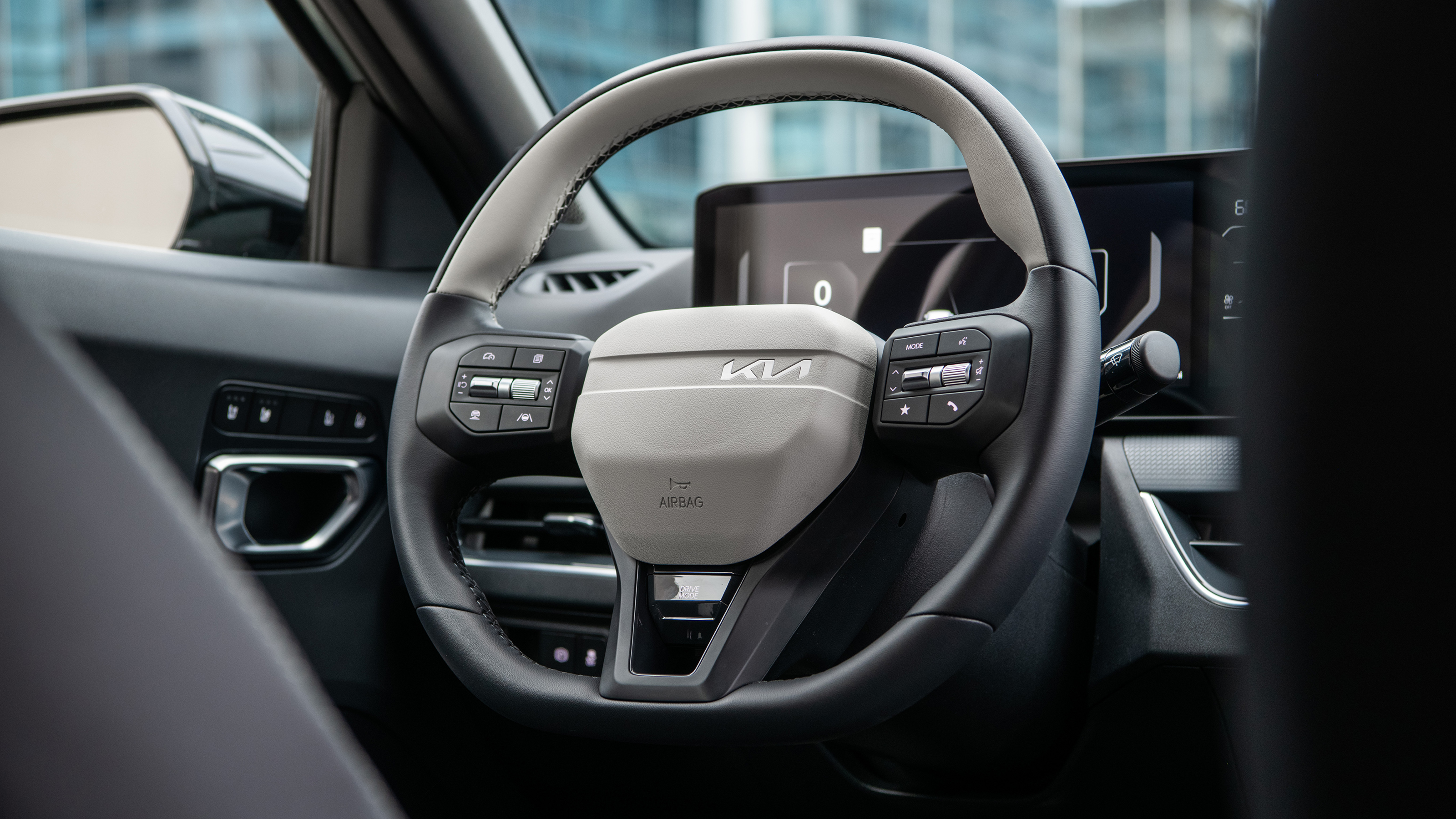 Kia K4 - steering wheel