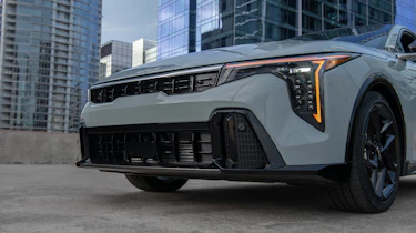 Kia K4 - front end