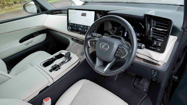 Lexus LM - dashboard