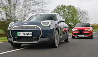 MINI Aceman vs Alfa Romeo Junior - front