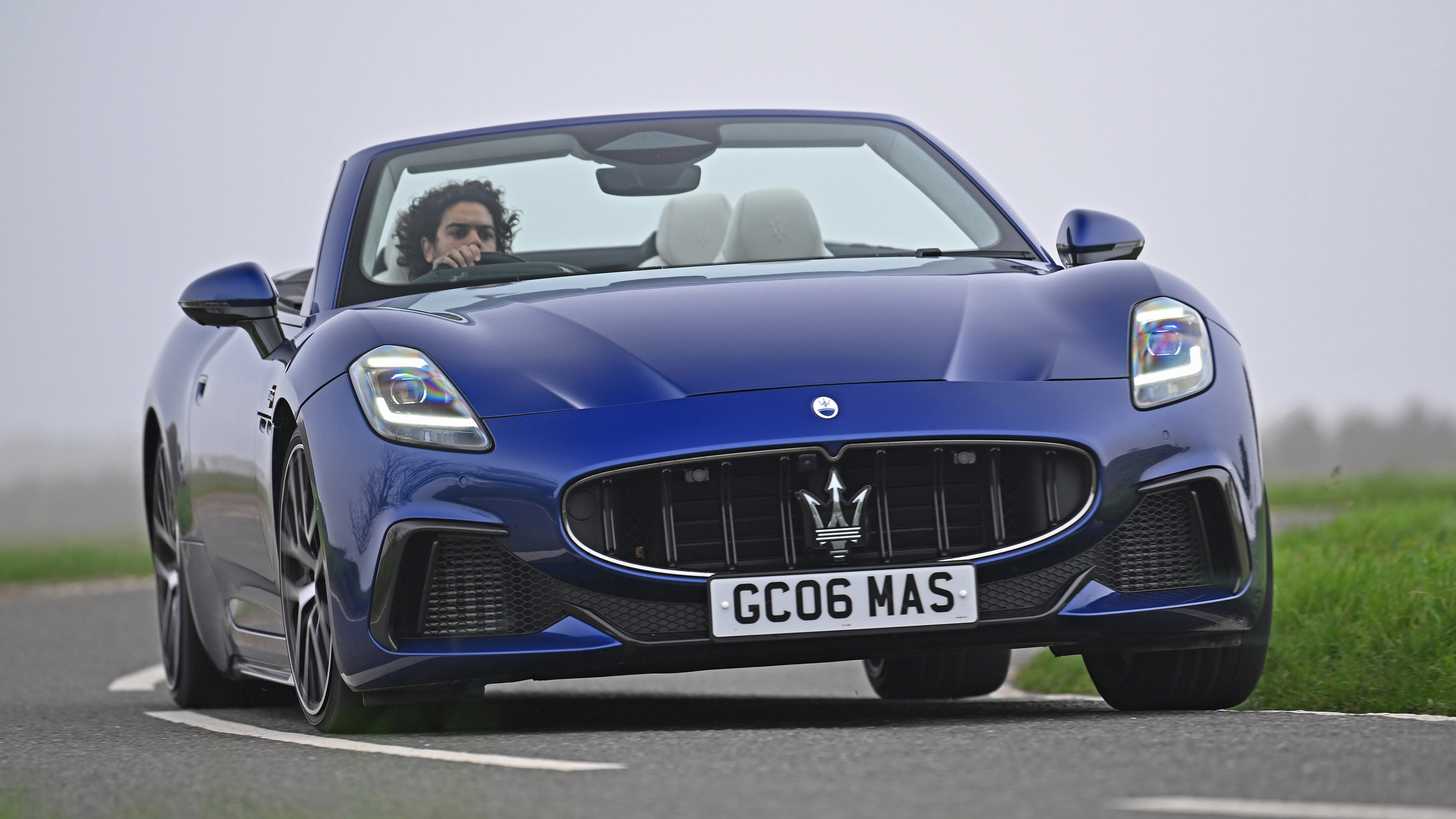 Maserati GranCabrio Trofeo - front cornering
