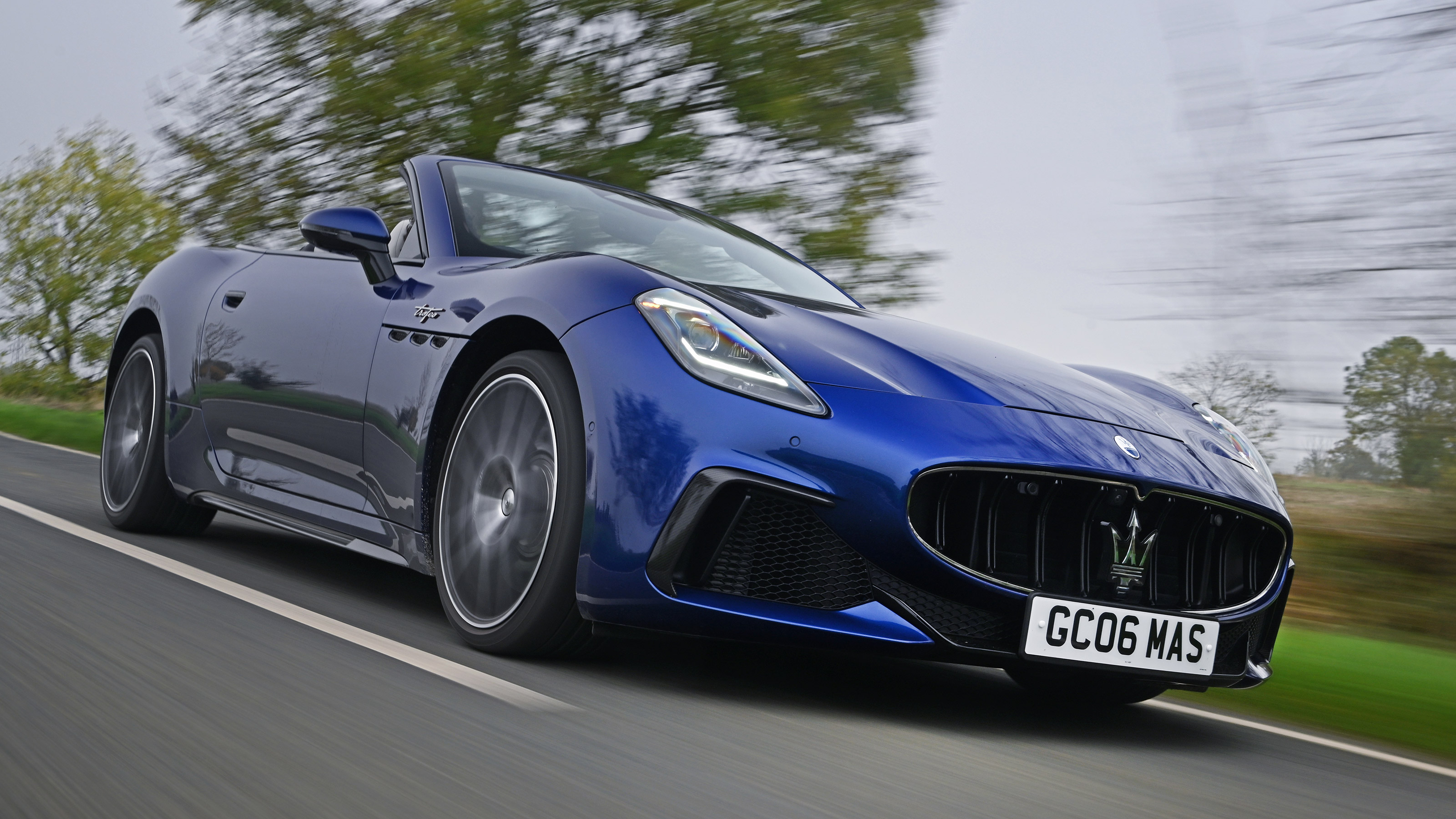 Maserati GranCabrio Trofeo - front tracking