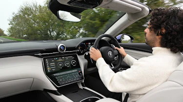 Maserati GranCabrio Trofeo - driving