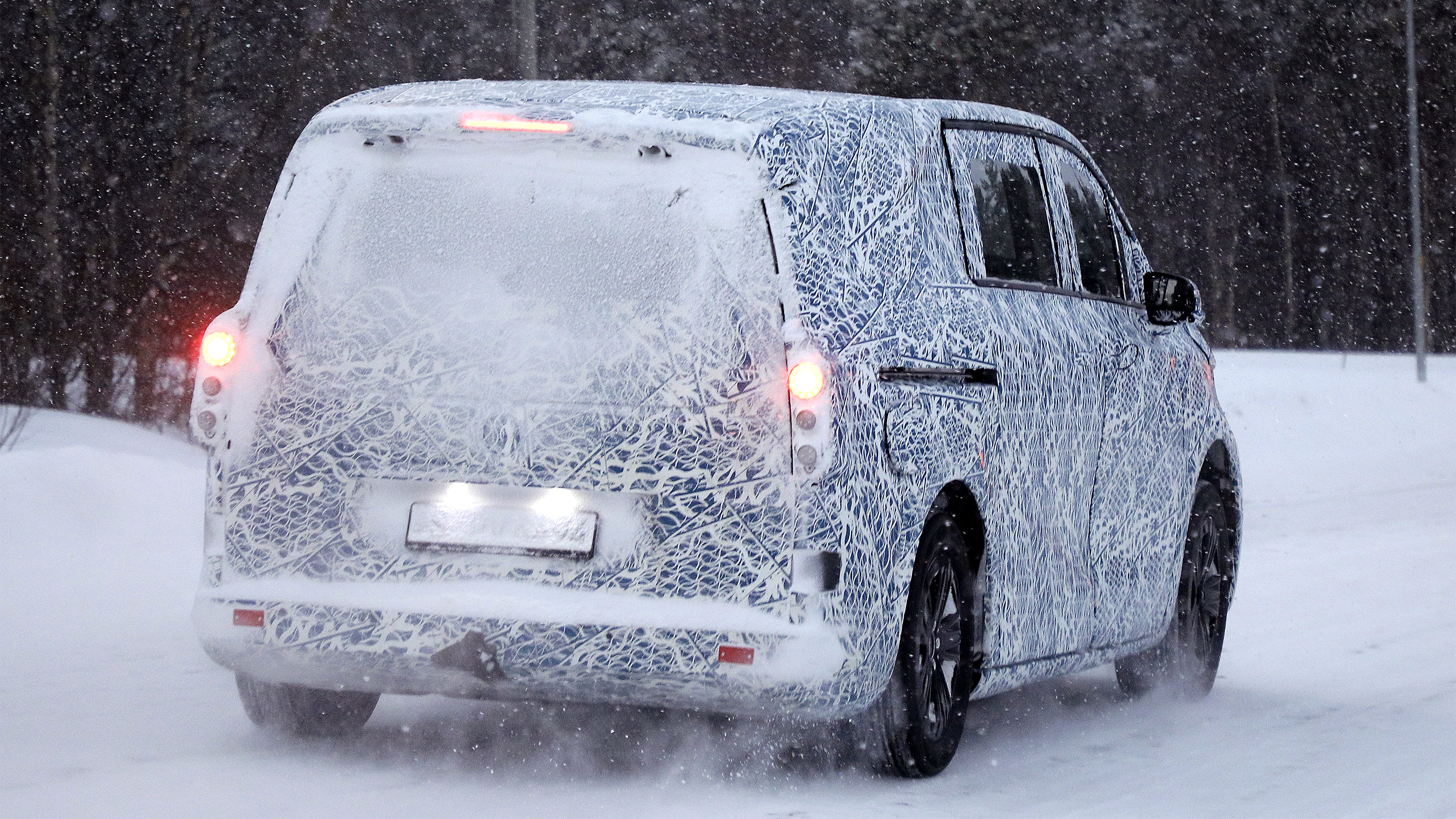 Mercedes V-Class - rear 3/4