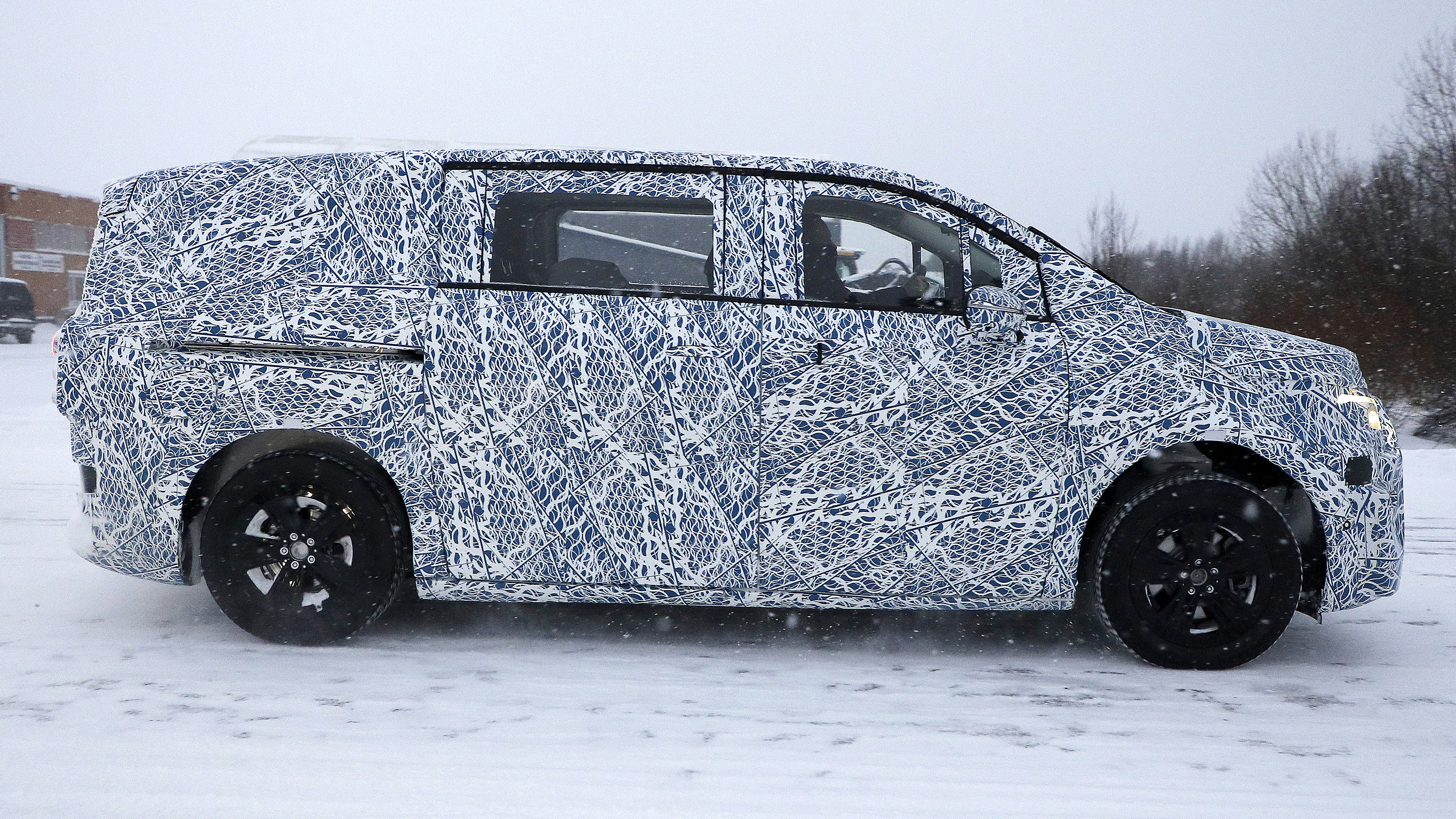Mercedes V-Class - side profile