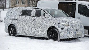 Mercedes V-Class - static front angled