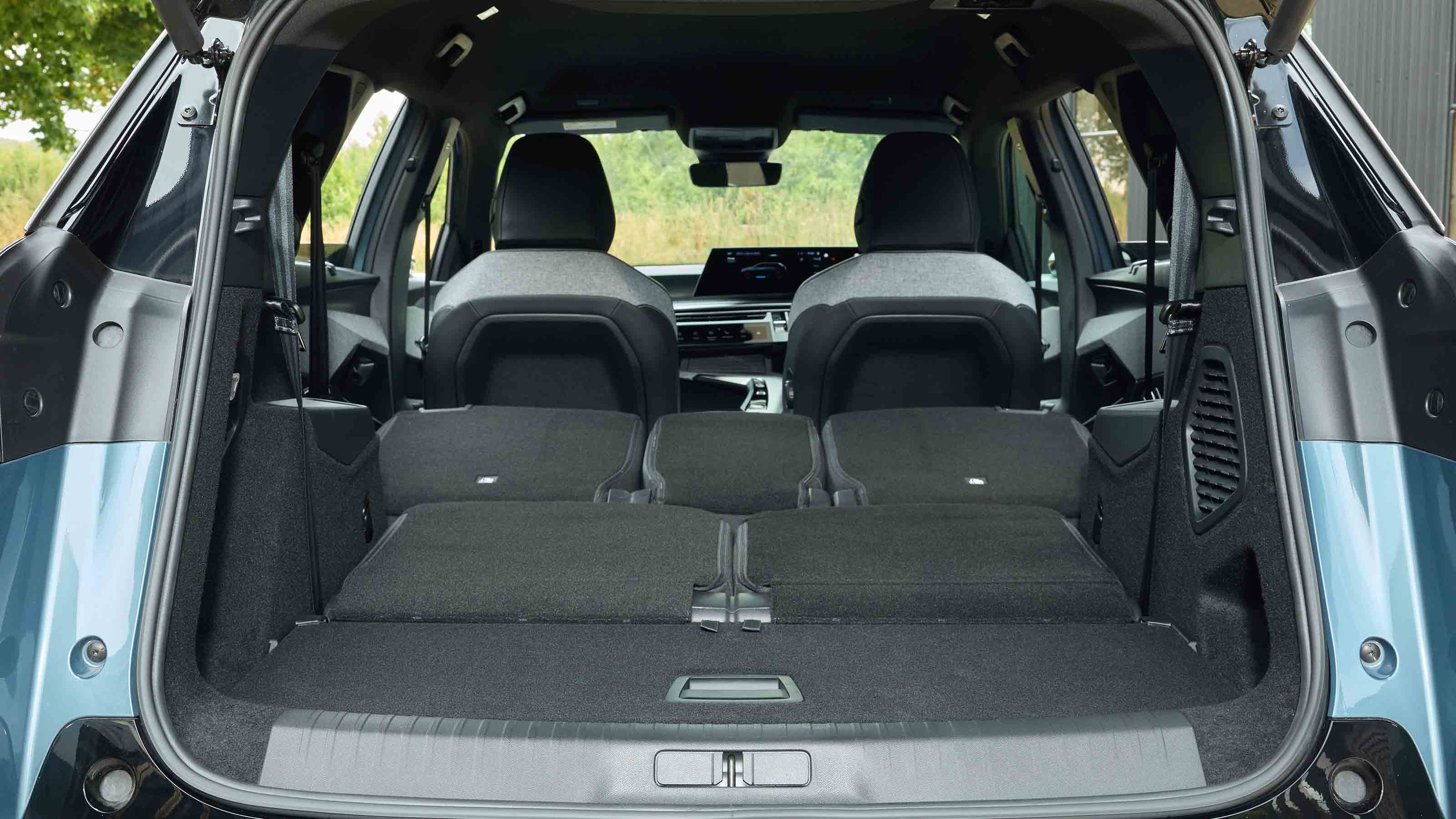 Peugeot 5008 - boot all seats folded