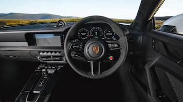 Porsche 911 Carrera GTS - dash