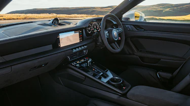 Porsche 911 Carrera GTS - cabin