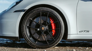 Porsche 911 Carrera GTS - wheel