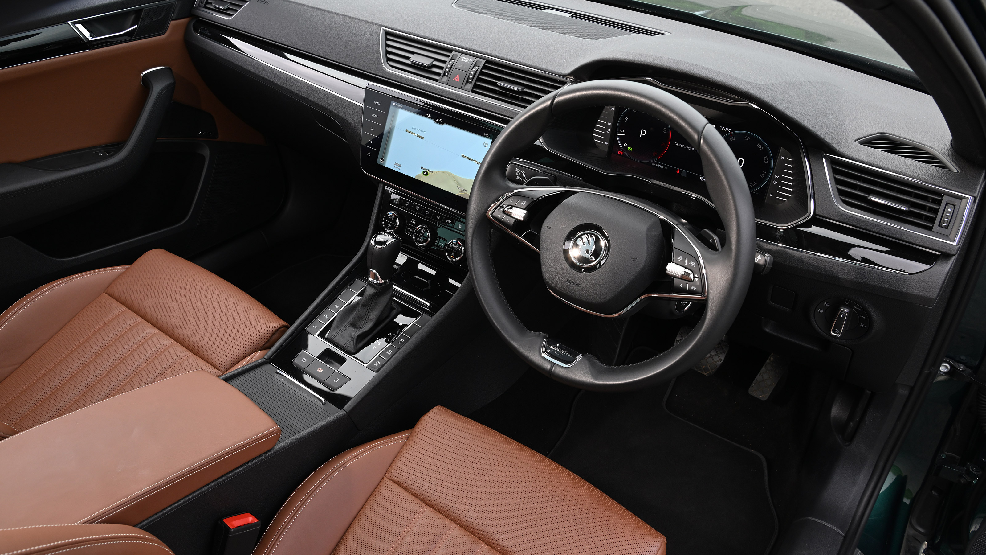 Skoda Superb Sleeper Edition - dash