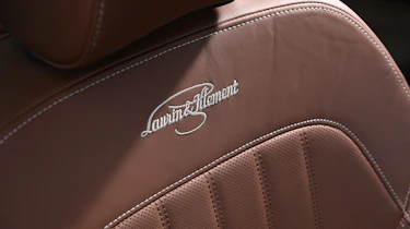 Skoda Superb Sleeper Edition - seat detail
