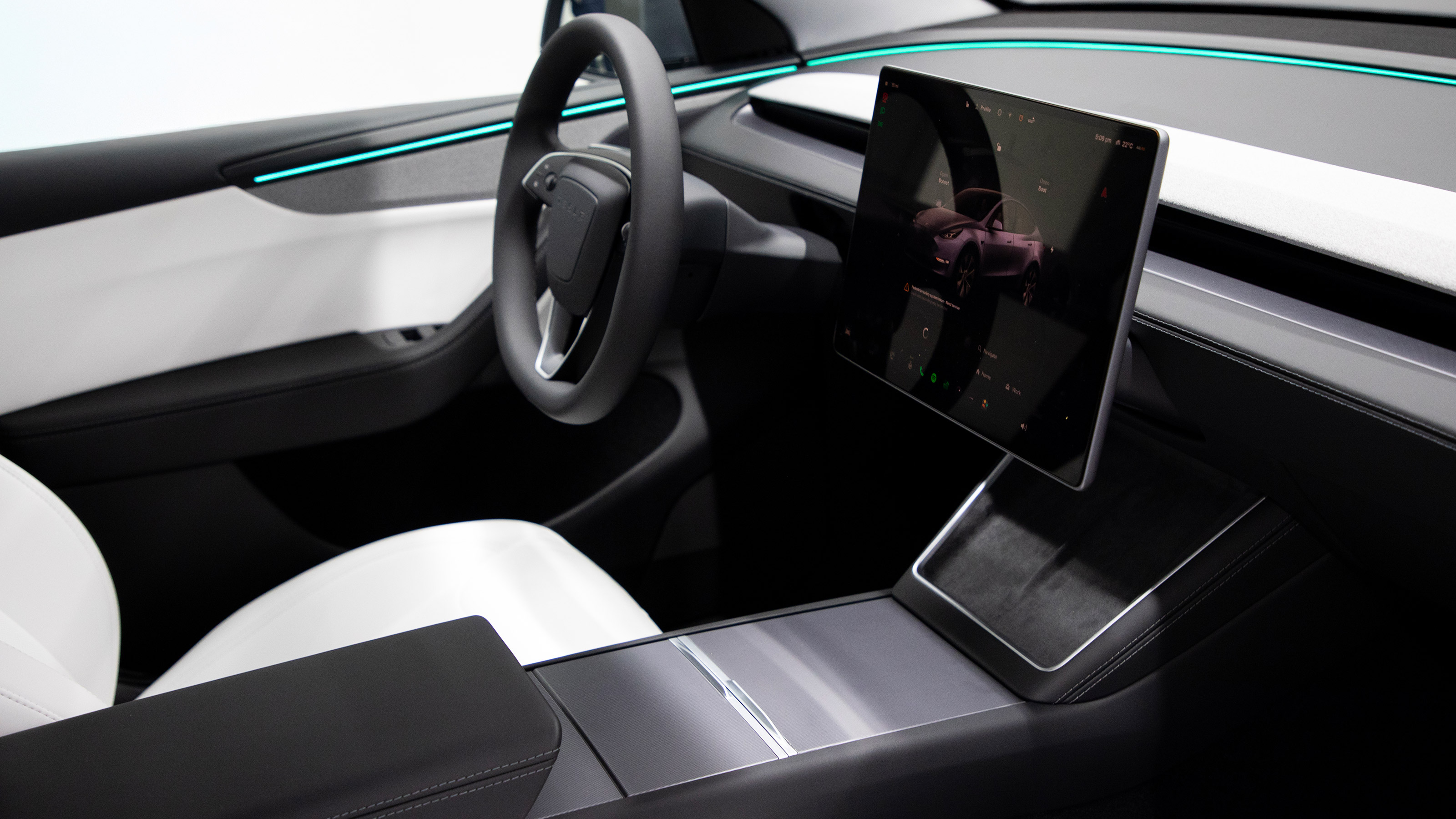 Tesla Model Y facelift - dash