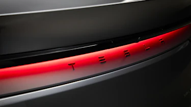 Tesla Model Y facelift - light bar