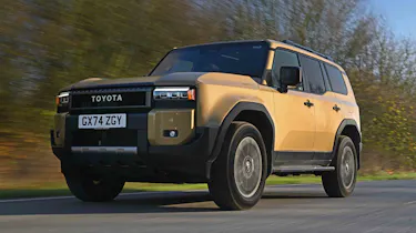 Toyota Land Cruiser - front tracking