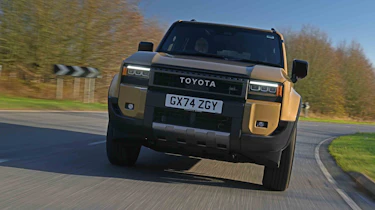 Toyota Land Cruiser - front action