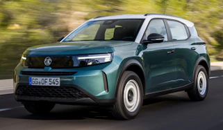 Vauxhall Frontera Hybrid Design Khaki Green - dynamic front 3/4