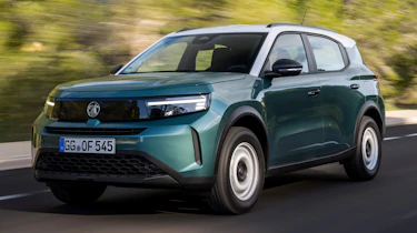 Vauxhall Frontera Hybrid Design Khaki Green - dynamic front 3/4