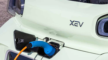 New XEV Yoyo Pro - charging