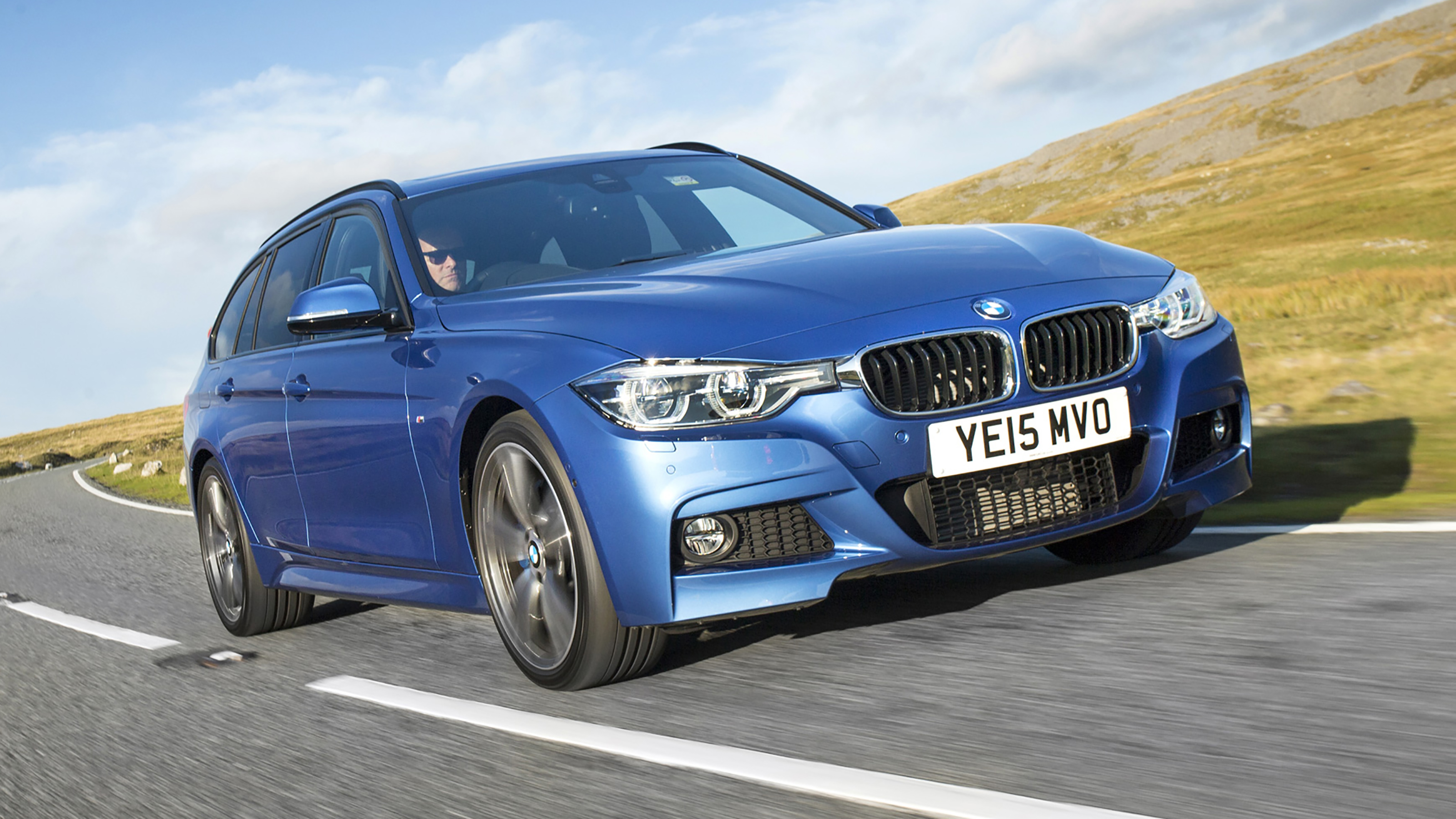 BMW 3 Series Touring - front tracking