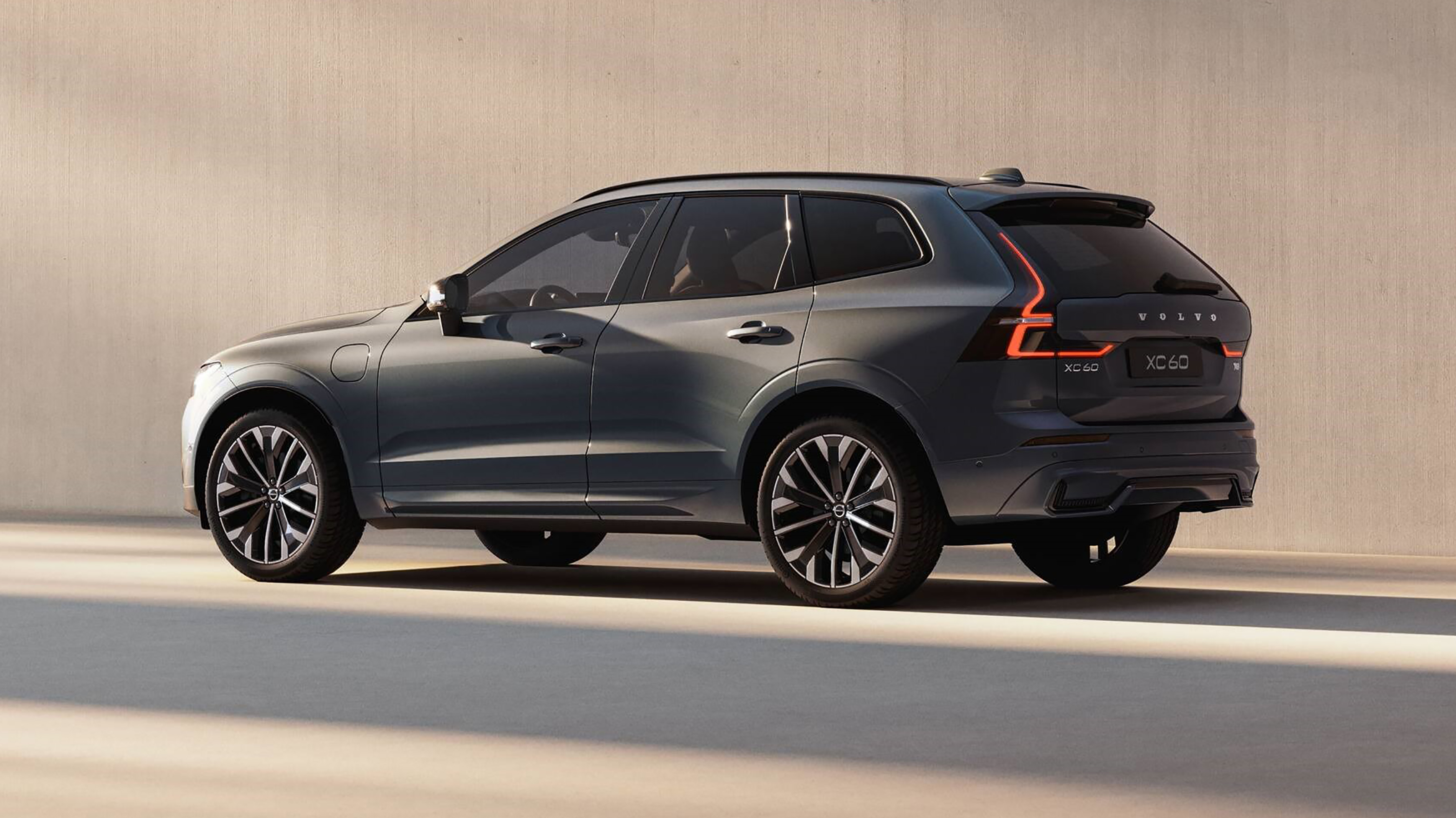 Volvo XC60 - rear 3/4 static
