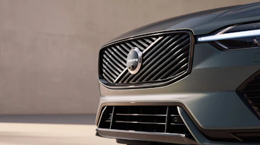Volvo XC60 - front grille
