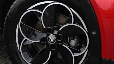 Alfa Romeo Junior - alloy wheel detail