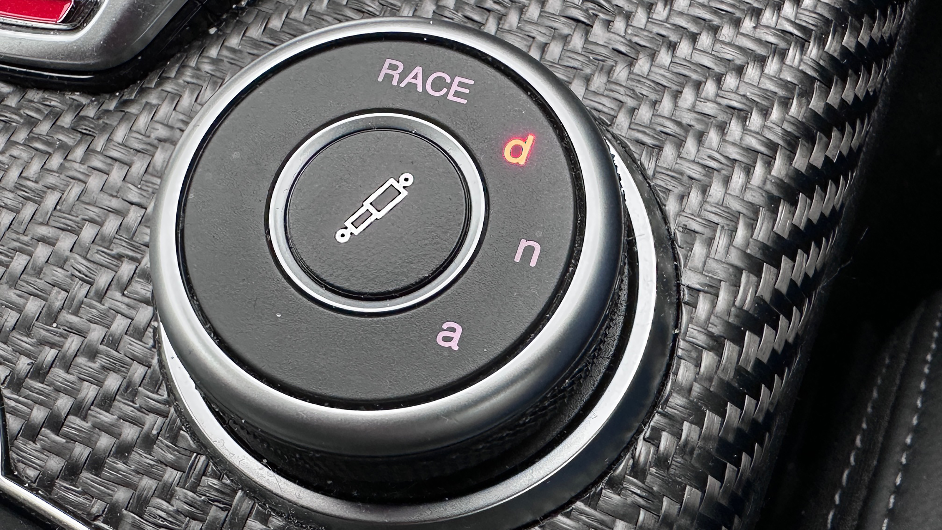 Alfa Romeo Giulia Quadrifoglio - 'DNA' drive mode controller