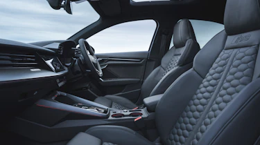 Audi RS 3 Sportback - front seats
