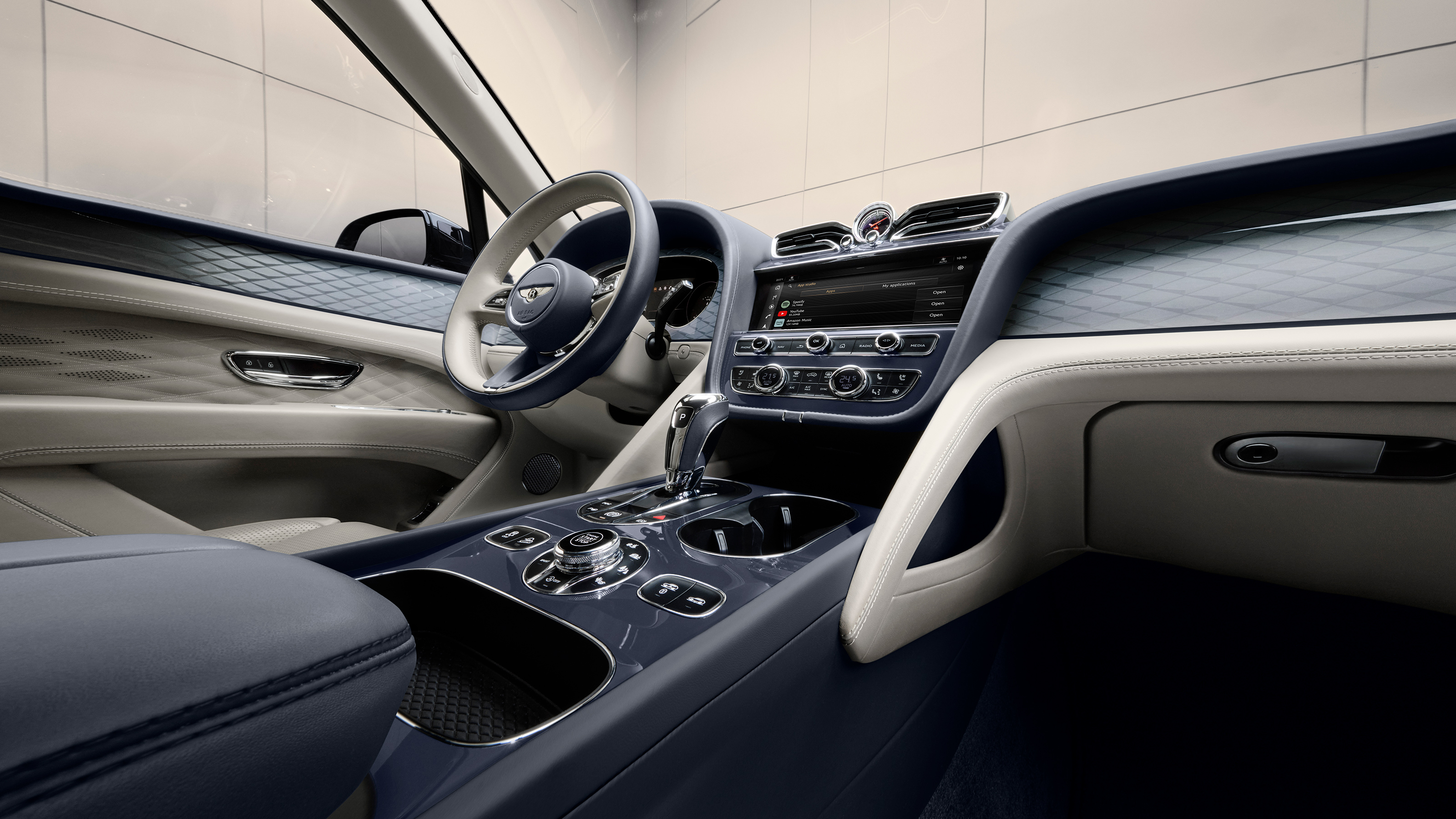 Bentley Bentayga Atelier Edition - interior